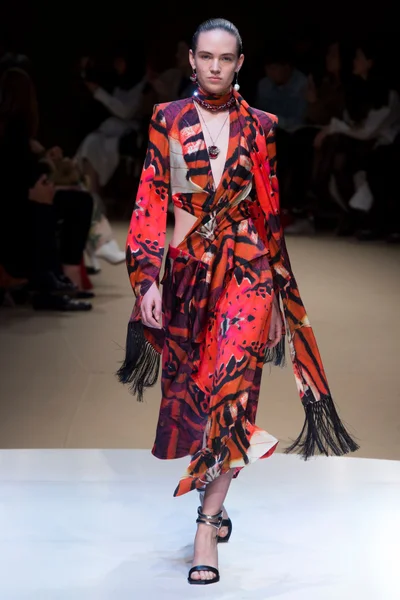 Look 27
